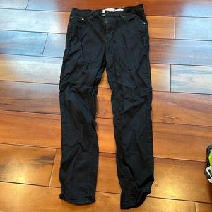 Black jeans size 28 hi rise